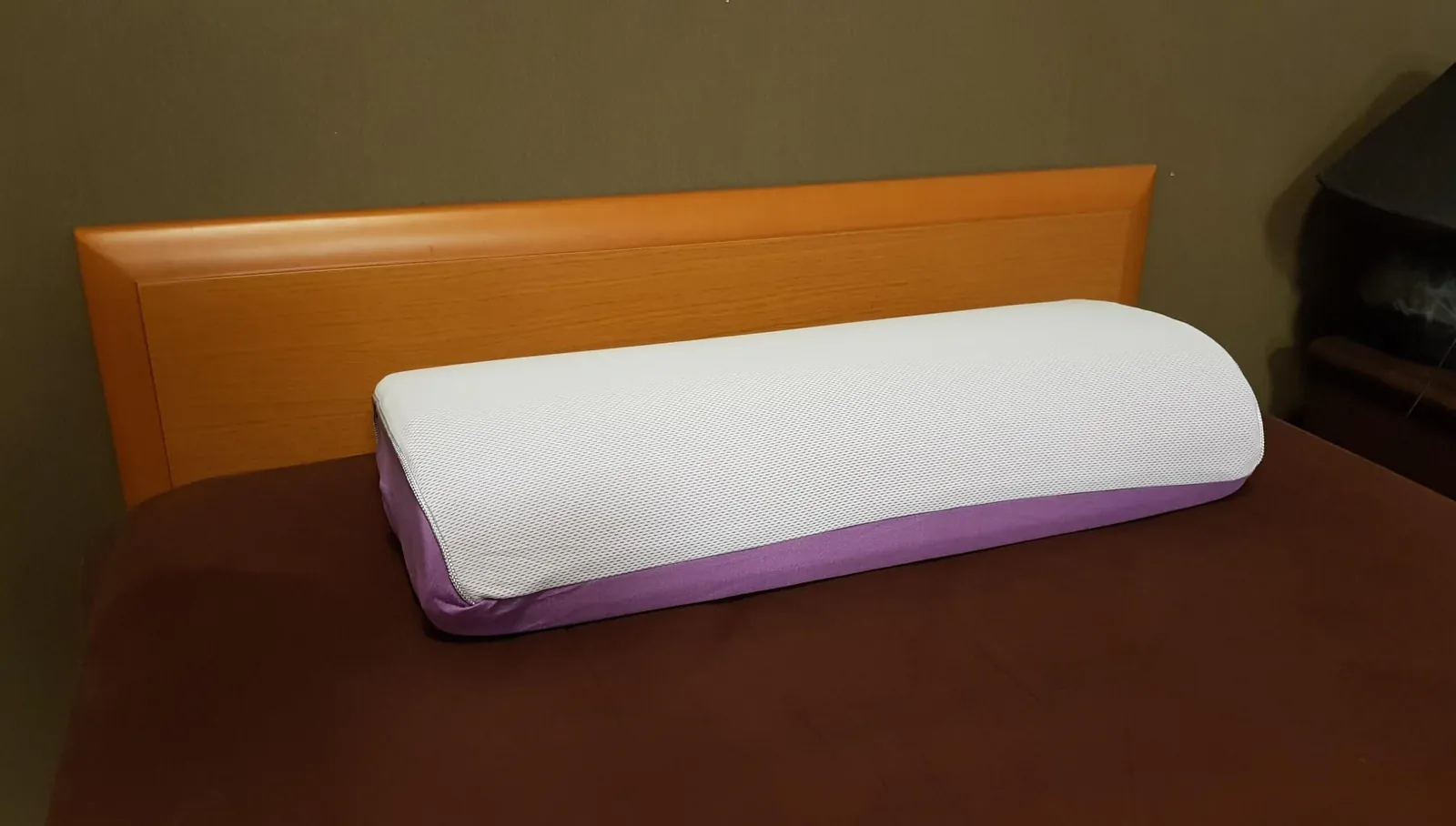 sleep-merge-pillow-on-my-bed