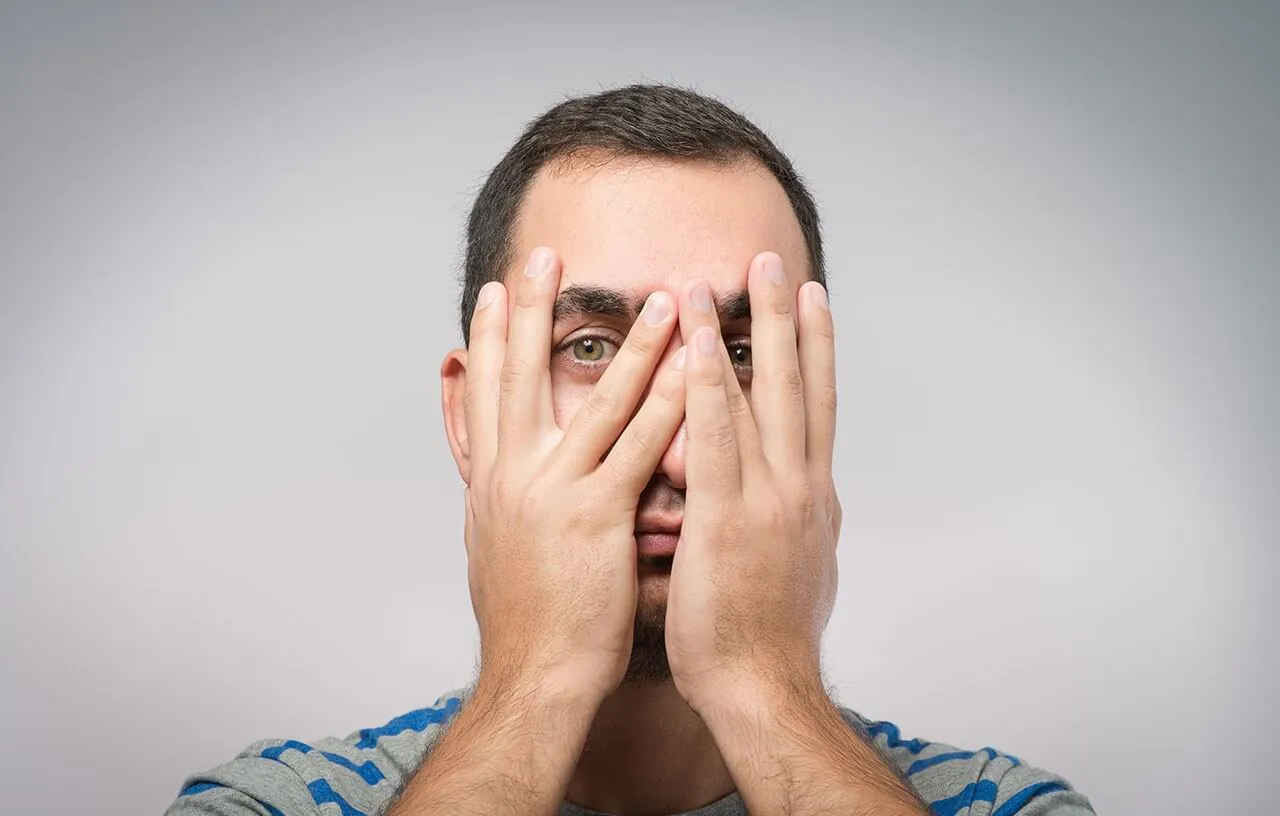 hide-face-by-hands-without-eyes