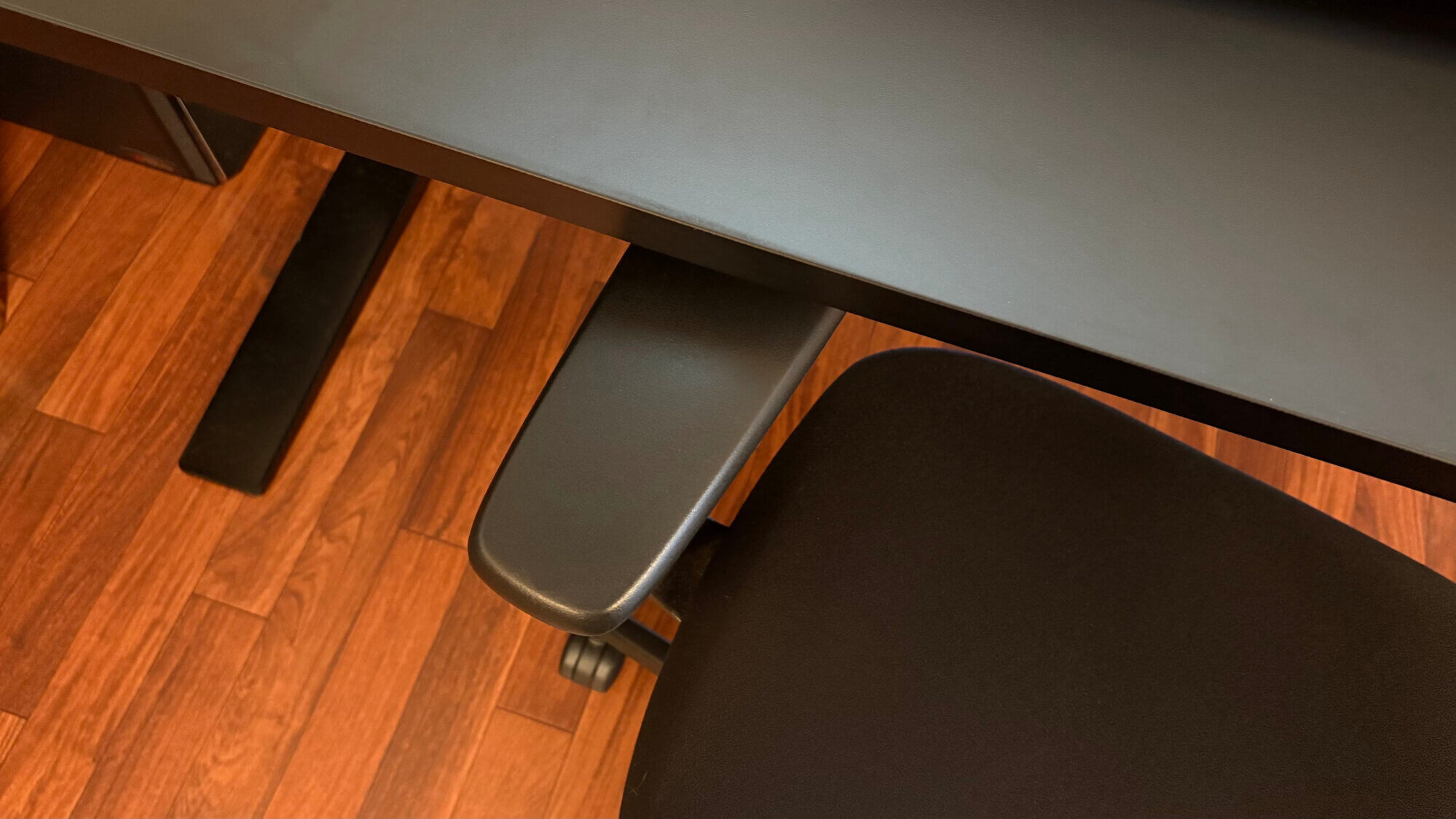 standing-desk-board-on-chair